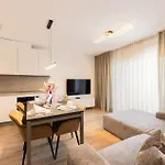 2 Bedroom Stunning Apartment In Podstrana * 珀德垂那