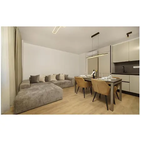 Cozy In With Wifi Apartment Podstrana