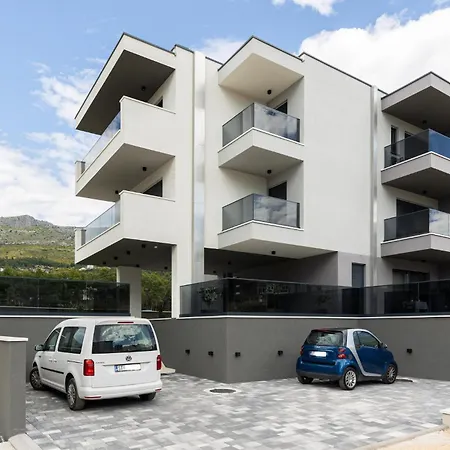 公寓 2 Bedroom Stunning Apartment In Podstrana *
