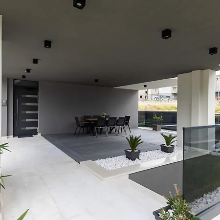 2 Bedroom Stunning Apartment In Podstrana 公寓